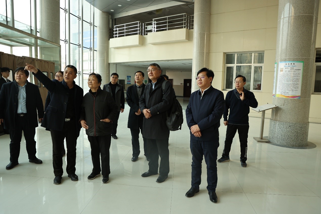 中国科学院林学钰院士一行到我校交流指导工作